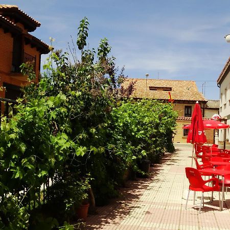 Albergue Santa Ana ซาน มาร์ติน เดล กามิโน ภายนอก รูปภาพ