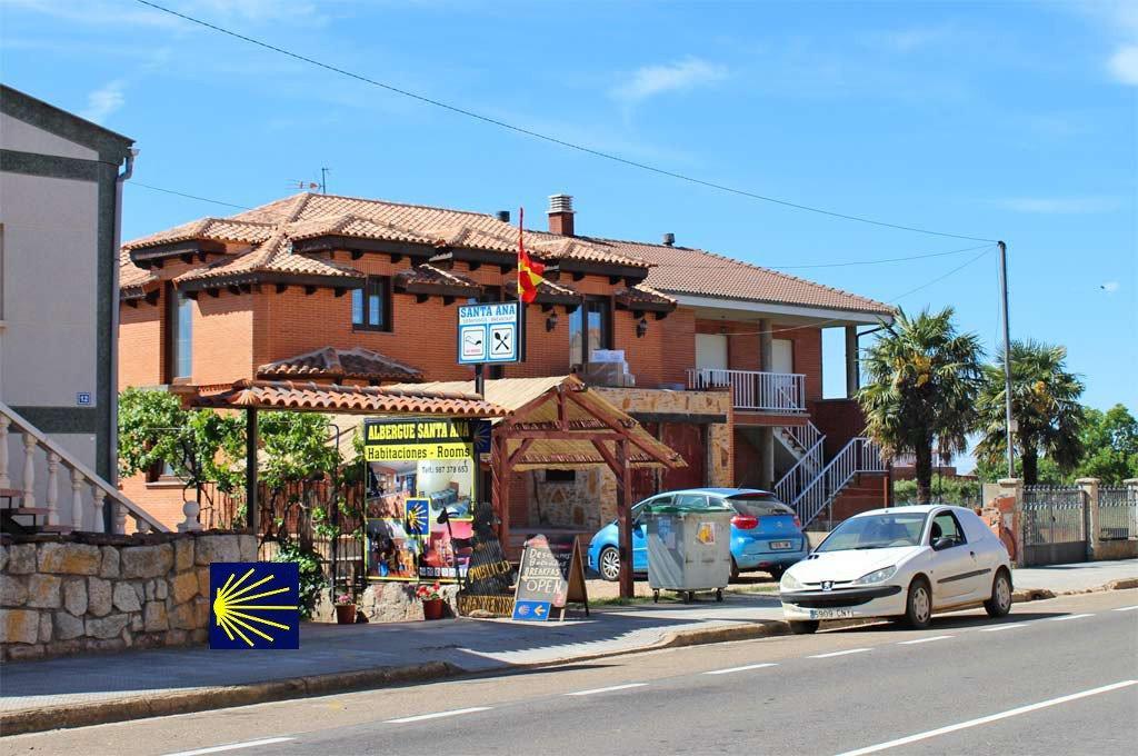 Albergue Santa Ana ซาน มาร์ติน เดล กามิโน ภายนอก รูปภาพ