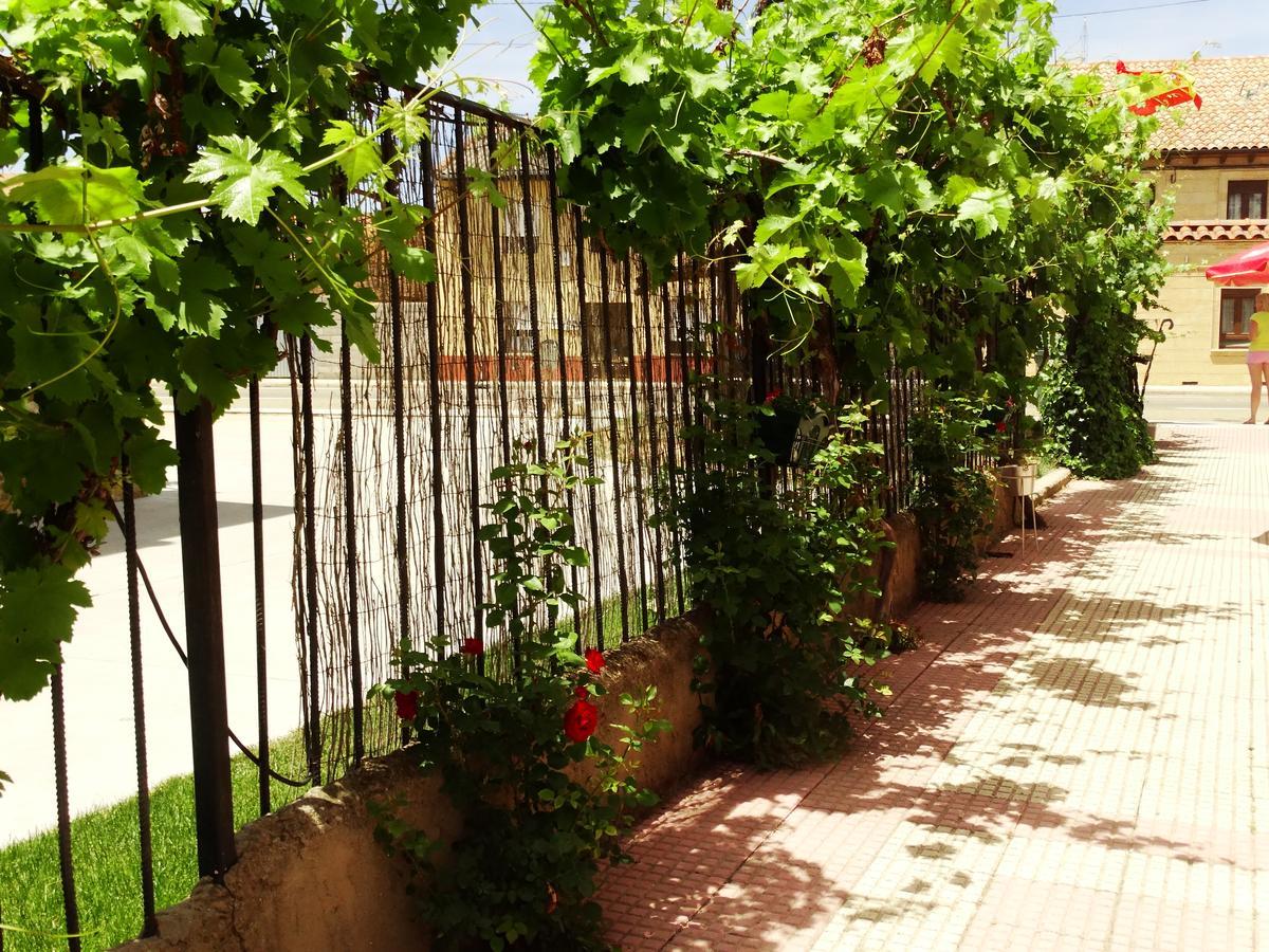 Albergue Santa Ana ซาน มาร์ติน เดล กามิโน ภายนอก รูปภาพ